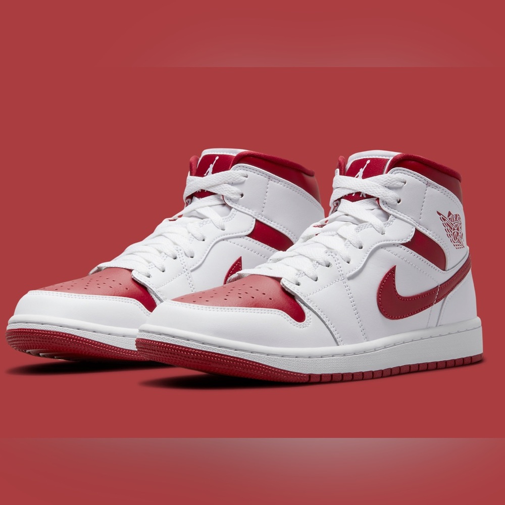 Nike Air Jordan 1 Mid W’s 7.5 EUC